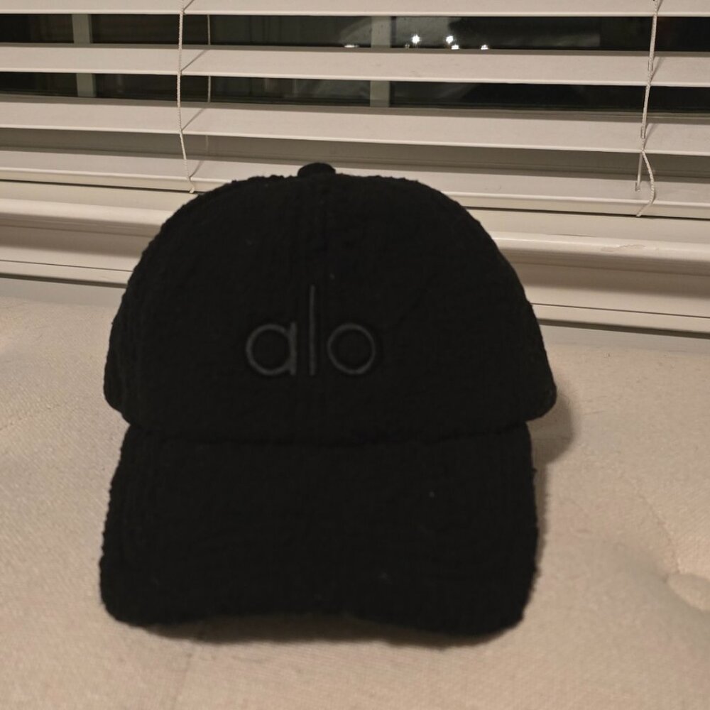 ALO micro sherpa ball cap NWT